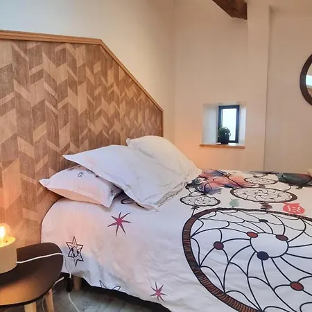 Sejour Paisible En De Charme Avec En Campagne - Fr-1-496-334 *