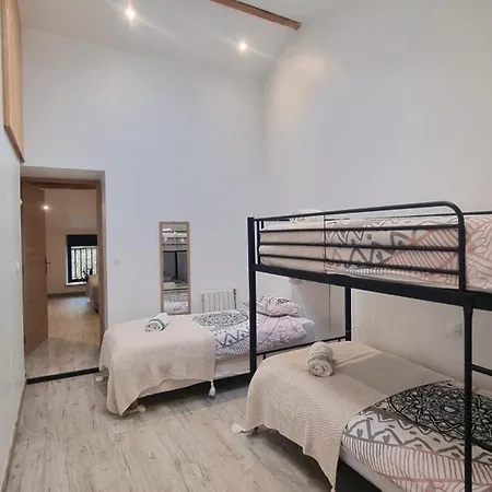 Sejour Paisible En De Charme Avec En Campagne - Fr-1-496-334 *